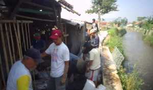 Warga Lumajang