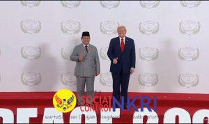 Pose Jempol Prabowo Warnai Hangatnya Sesi Foto Pemimpin Dunia di KTT Perdamaian Gaza