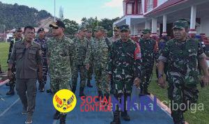 Presiden Prabowo Tinjau Pengungsi di GOR Pandan, Danlanal Sibolga dan Forkopimda Dampingi Langsung