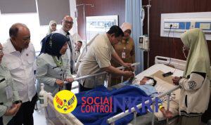 Prabowo Beri Semangat ke Pasien Korban Tabrakan Mobil SPPG: Lekas Sembuh, Rajin Belajar