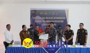 Tegakkan Hukum dan Cegah Hama Penyakit, Lanal Nias Serahkan Perkara Karantina serta Musnahkan 227 Ekor Babi Ilegal