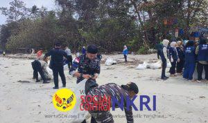 Aksi Bersih Pantai Prajurit Posal Berakit