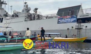 Guspurla Koarmada II Beserta Lanal Maumere Gelar Bakti Sosial Pembagian Sembako Ops Perisai Jaladhi-26 di Maumere