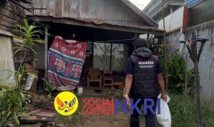 Tegaskan Tak Boleh Ada Warga Berjuang Sendirian, Kader Partai Presiden Prabowo Salurkan Bantuan Pangan untuk Lansia Sakit. ist2