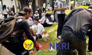 Supplier MBG Turun ke Jalan, Bagikan Buah dan Ikut Bersih-Bersih Pasca Demo