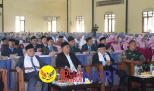 Wabup Andreas Wisuda Bukan Akhir, Tapi Awal Pengabdian